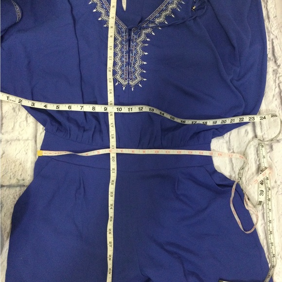Kimono Sleeve Embroidered Romper Size 10 Worn Two Times. Out of stock @ website - Picture 11 of 11